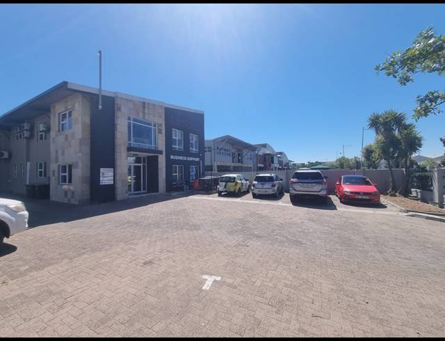 520M² WAREHOUSE TO LET IN AIRPORT INDUSTRIA